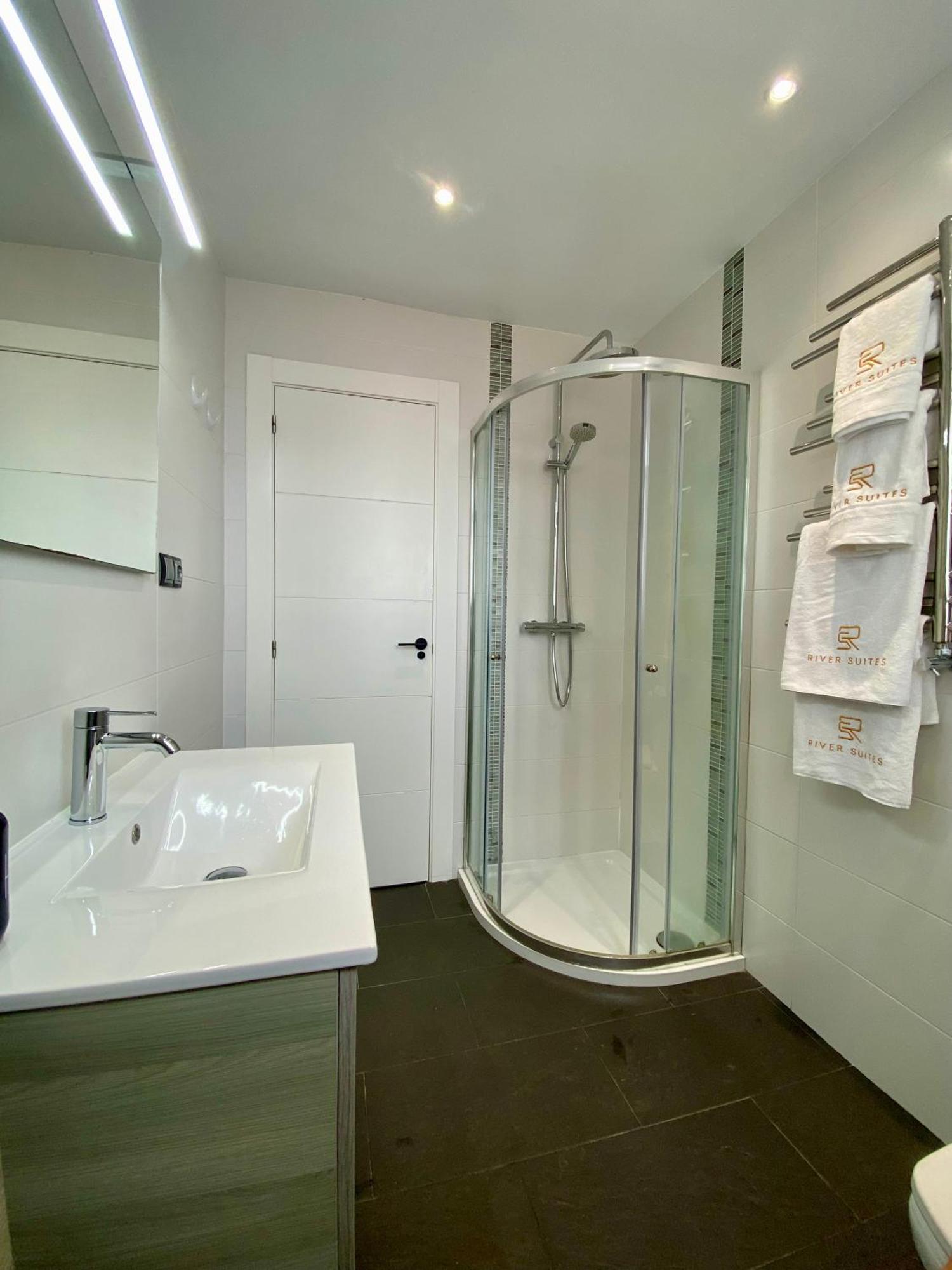 Apartamento De Lujo River Suites Santander Eksteriør billede